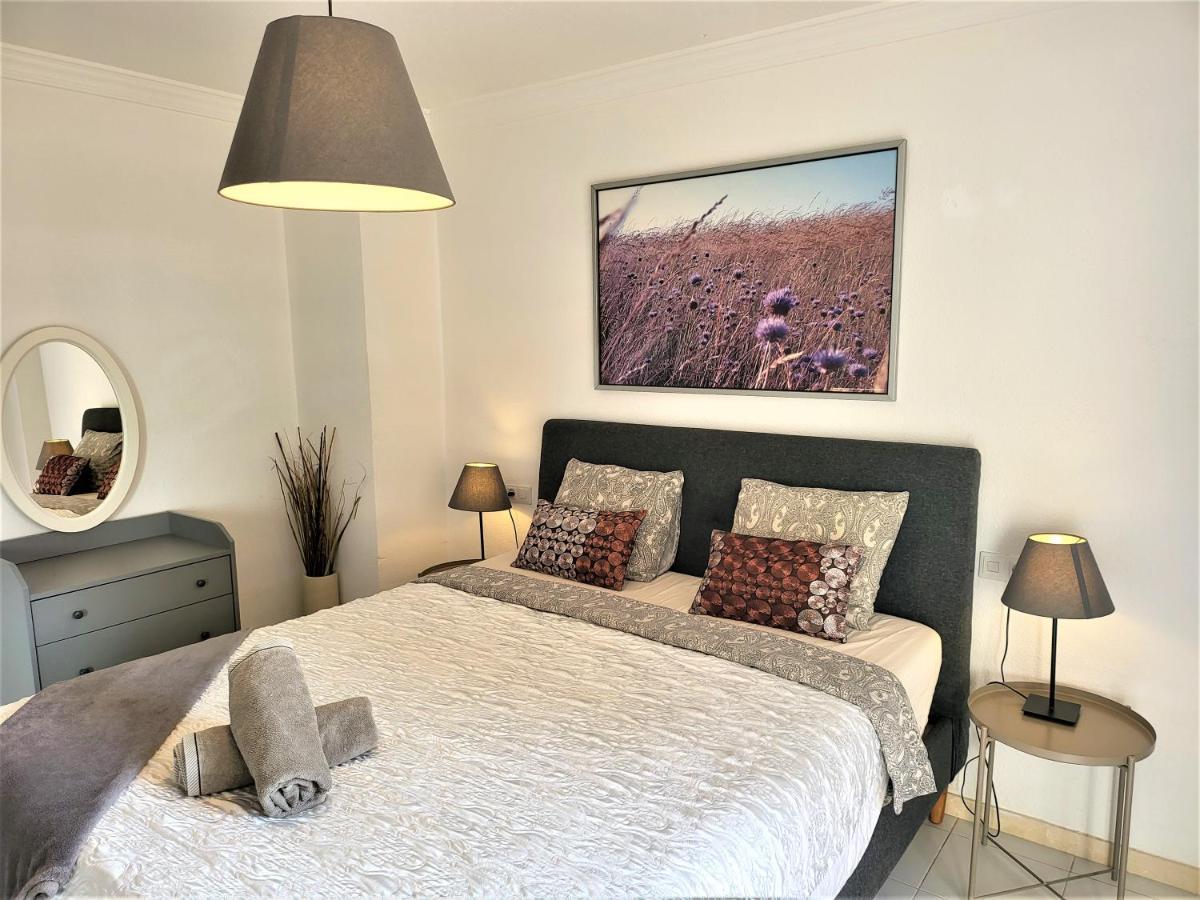 2 Bedrooms Sea View Apartament 100 Meters From Ocean Los Cristianos  Bagian luar foto